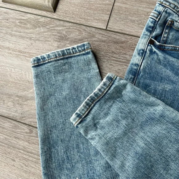 CAbi  Cinch Skinny Jean 5492 - Picture 7 of 16